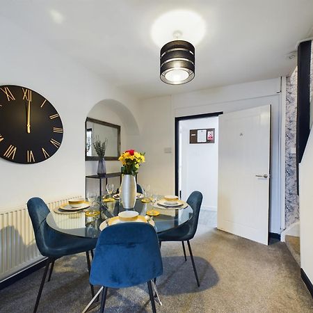 Charming Anfield Apartments: Family-Friendly Stay Near Liverpool Center Exterior photo